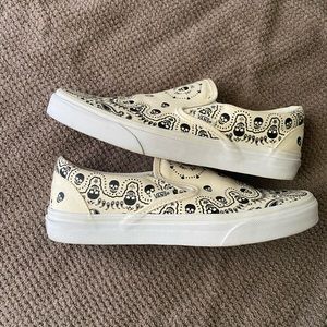 Vans slip on - skull bandana